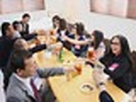 素人五十路超熟女と HIGH CLASS AV男優 お見合い大乱交 サンプル動画サムネイル